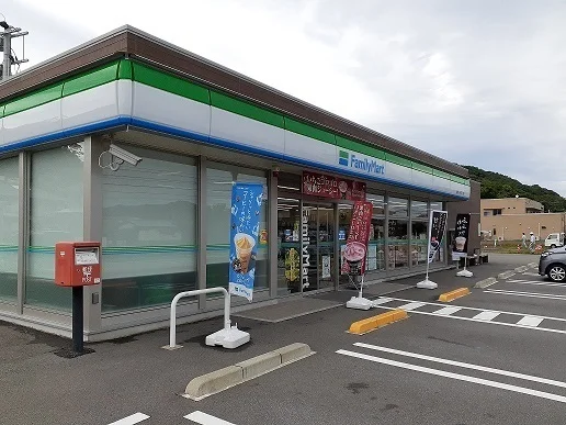 ファミリーマート土々呂５丁目店まで82m