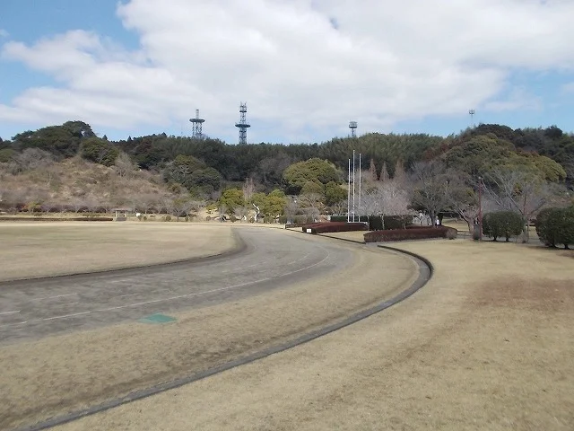 久峰公園まで1300m