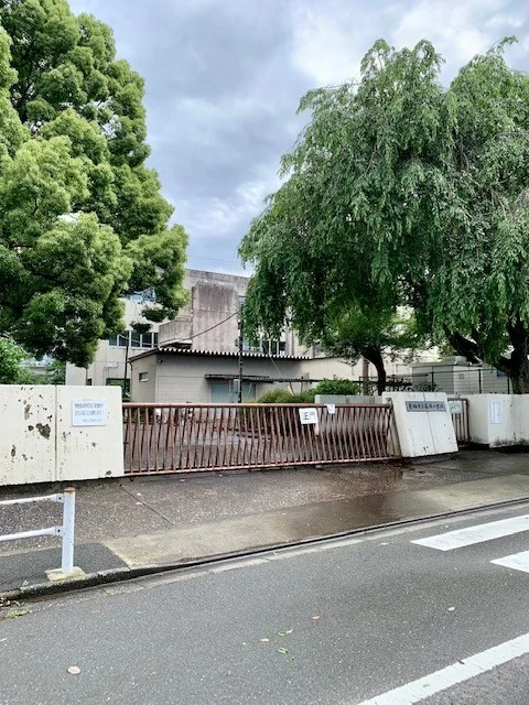 青梅市立藤橋小学校まで550m
