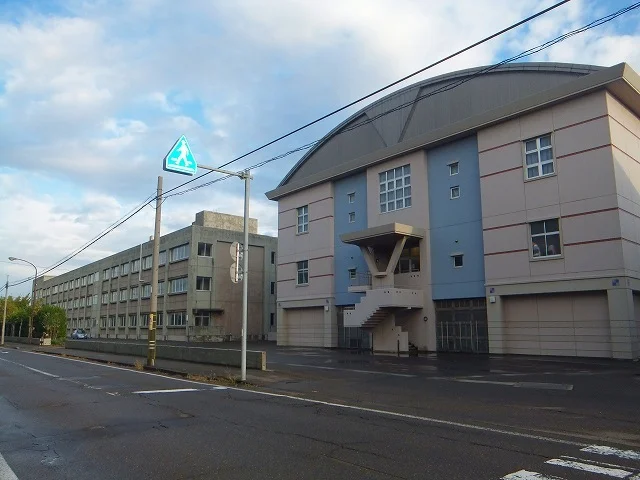 直江津中学校まで850m