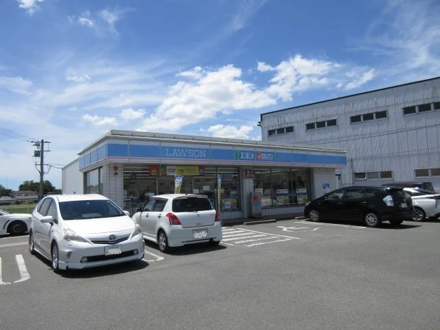 ローソン大川三丸店まで680m