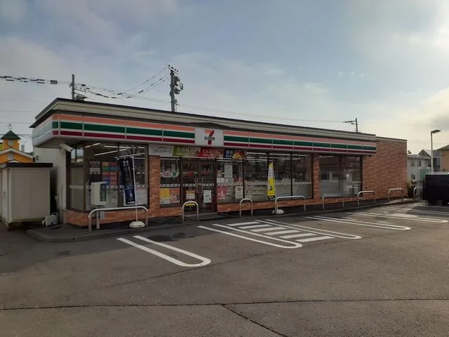 セブンイレブン川沿6丁目店まで600m