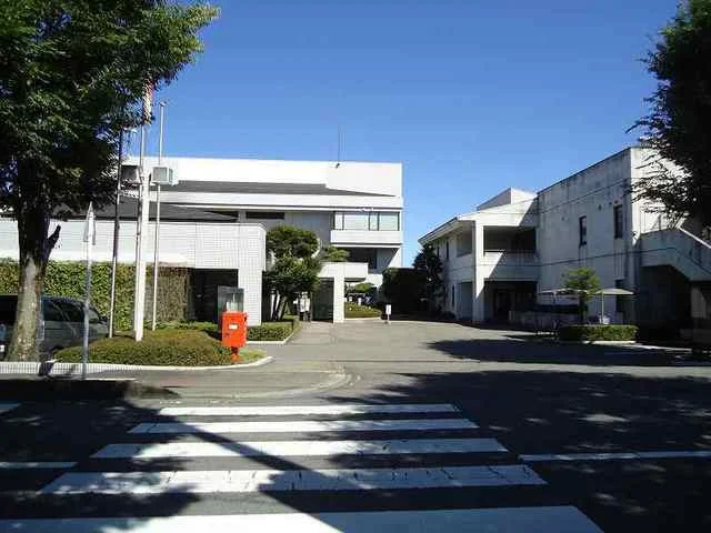 吉岡町役場まで2300m