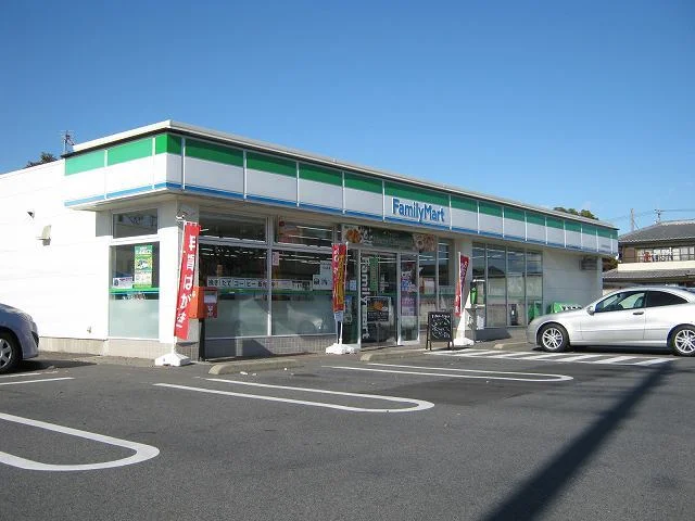 ファミリーマート日野屋伊勢崎南まで1000m
