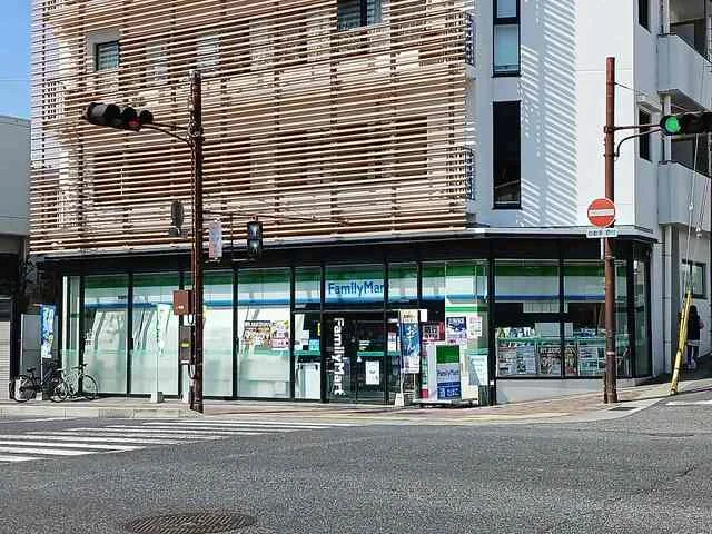 ファミリーマート東灘岡本橋店様まで550m