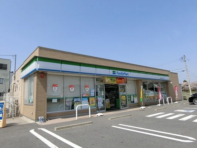 ファミリーマートはぎなが店まで2300m