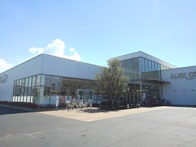 チャーリー丸亀店まで550m