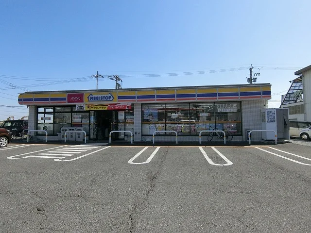 ミニストップ岐阜下磯店まで300m