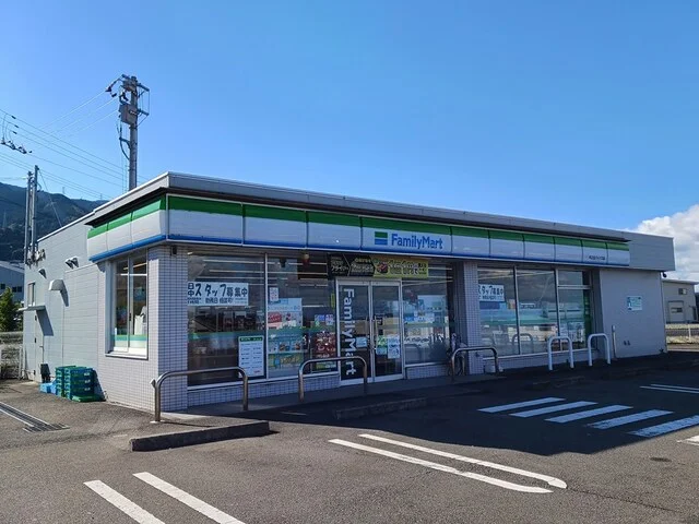 ファミリーマート中之庄バイパスまで427m