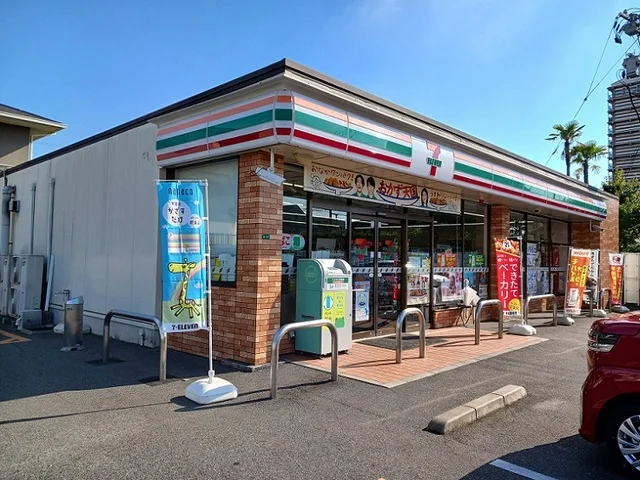 セブンイレブン福山東町店まで590m