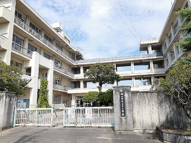 山手小学校まで650m