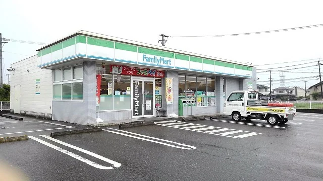 ファミリーマート　大分小佐井店まで650m