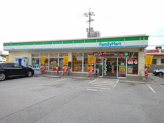 ファミリーマート名護宮里店まで550m