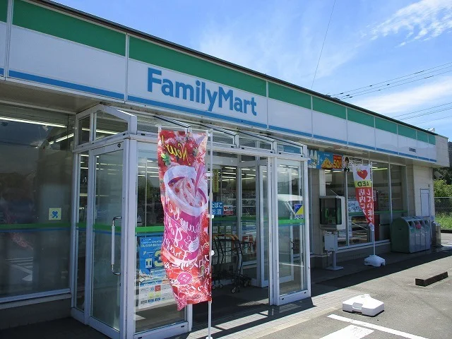 ファミリーマート日南東郷店まで100m