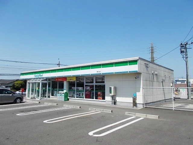 ファミリーマート神之山店まで1100m