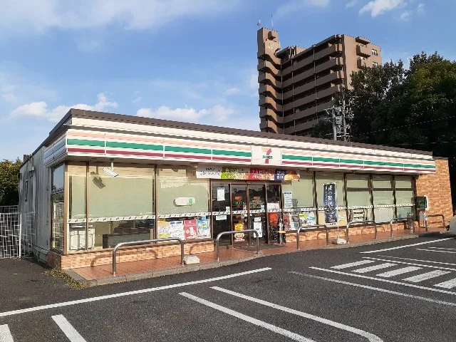セブンイレブンまで950m