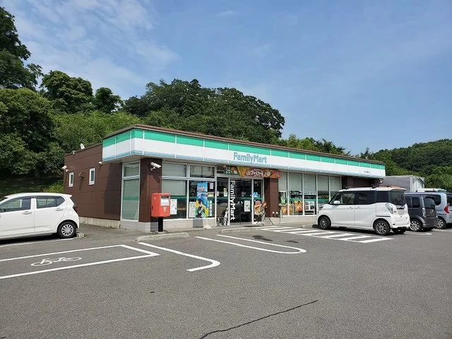 ファミリーマート白石大鷹沢店まで550m