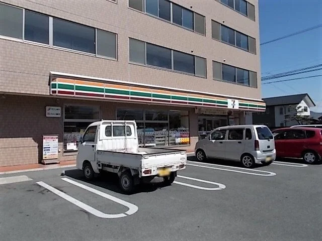 セブンイレブン　伊那狐島店まで550m