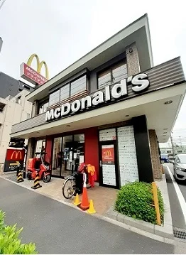 マクドナルド明治通り尾久店まで86m