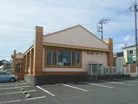 ファミレスまで490m