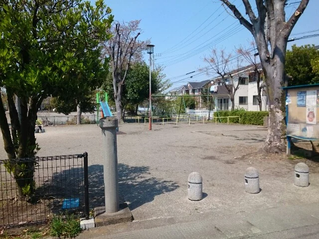 井野弁財天児童公園まで350m
