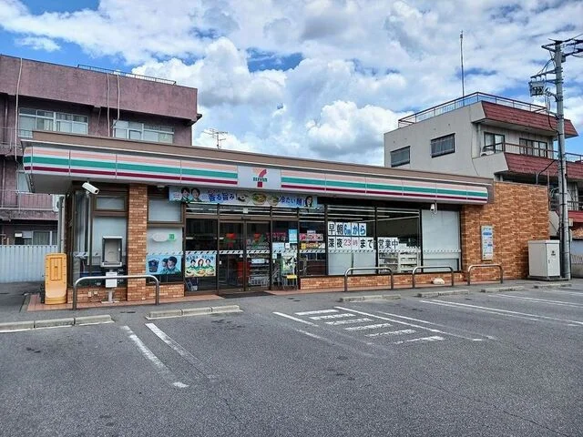 セブンイレブン甲府朝気3丁目店まで500m