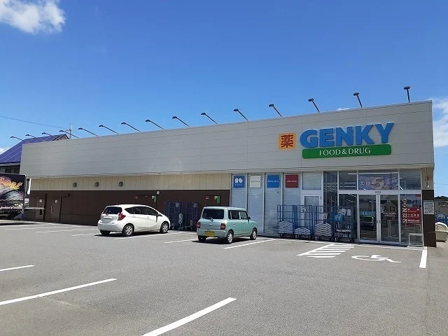 ゲンキー平七町店まで446m