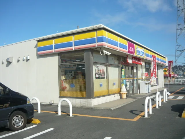 ミニストップ四国中央妻鳥店まで1700m