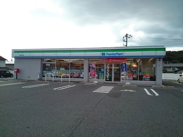 ファミリーマート児島下の町店まで300m