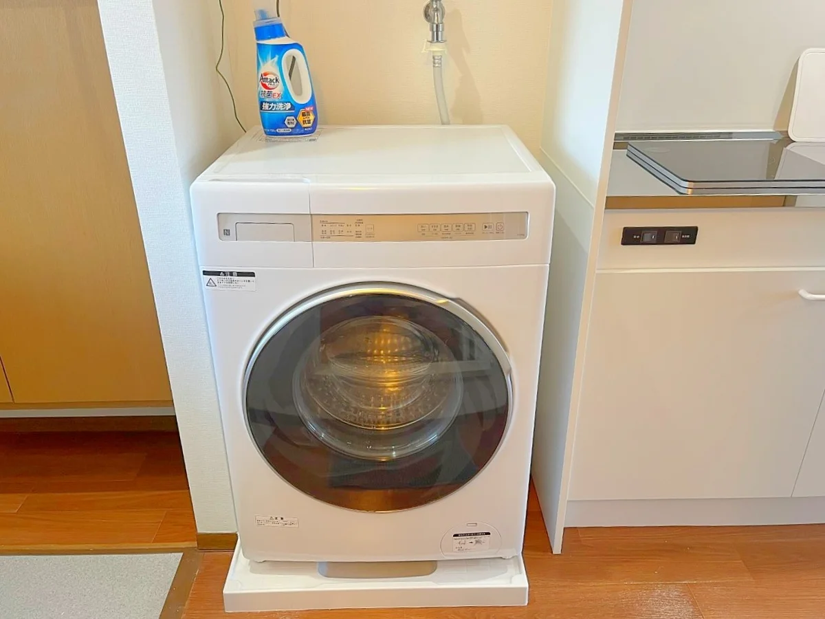 洗濯機は室内にあります！便利なドラム式洗濯機です☺