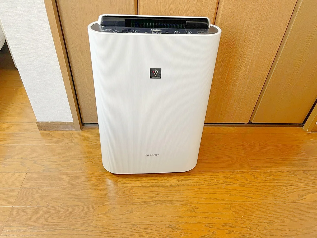 お部屋には加湿空気清浄機をご用意しています！乾燥・花粉対策もバッチリです👍