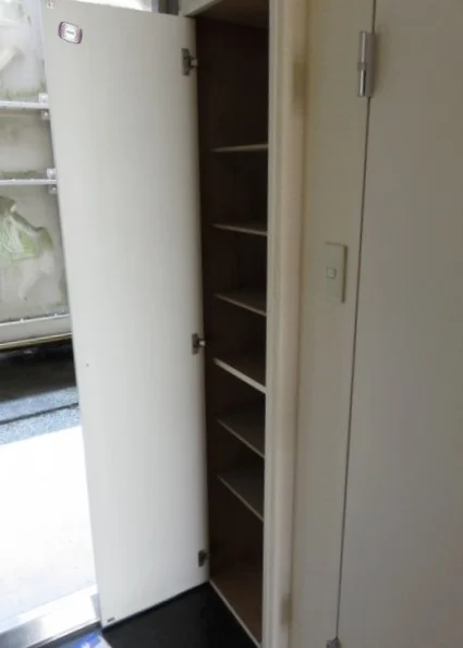 シューズボックス