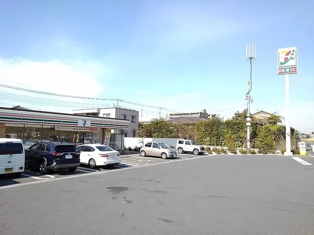 セブンイレブン三郷東町店まで450m