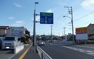 西湘バイパス西湘二宮ＩＣまで2000m
