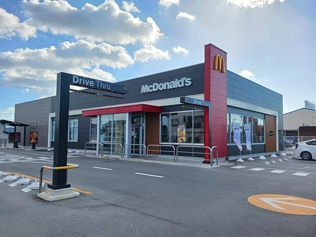 マクドナルドまで1000m