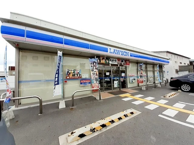ローソン三木府内町店まで950m