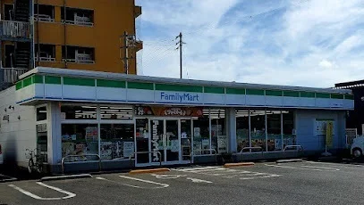 ファミリーマート高松国際ホテルまで450m