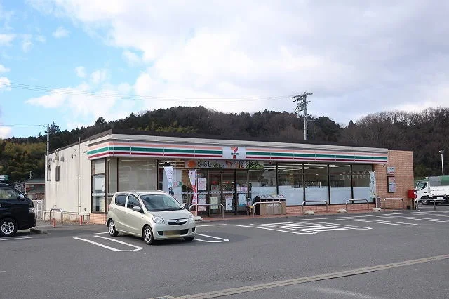 セブンイレブンまで130m