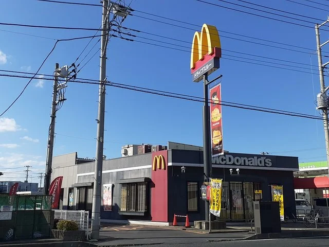 マクドナルドまで593m