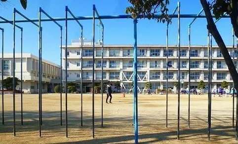 清水小学校まで1700m