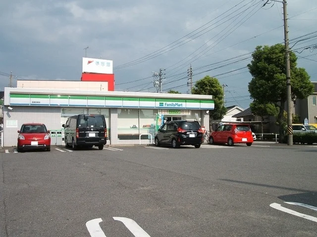 ファミリーマート 西尾羽塚店まで500m