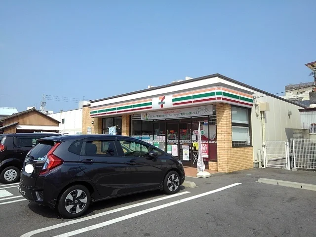 セブンイレブン丸亀霞町店まで700m