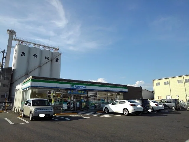 ファミリーマート丸亀港町店まで700m
