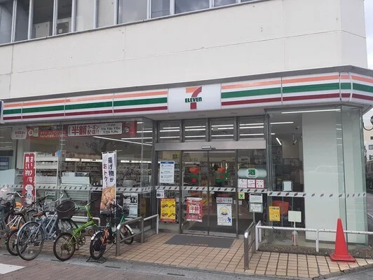 セブンイレブン新所沢駅東口店まで220m