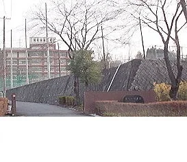修紅短期大学まで1000m