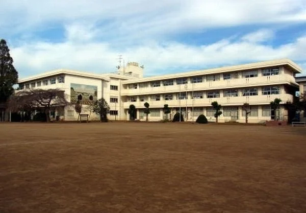 朝陽小学校まで850m