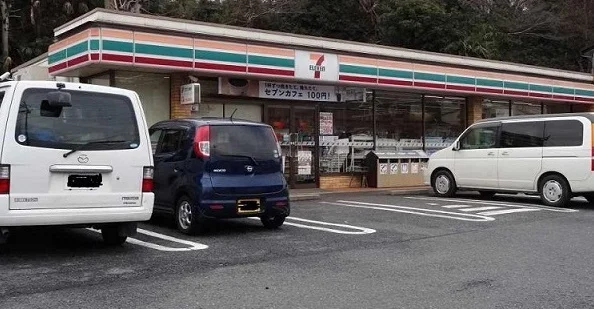 セブンイレブンまで1000m