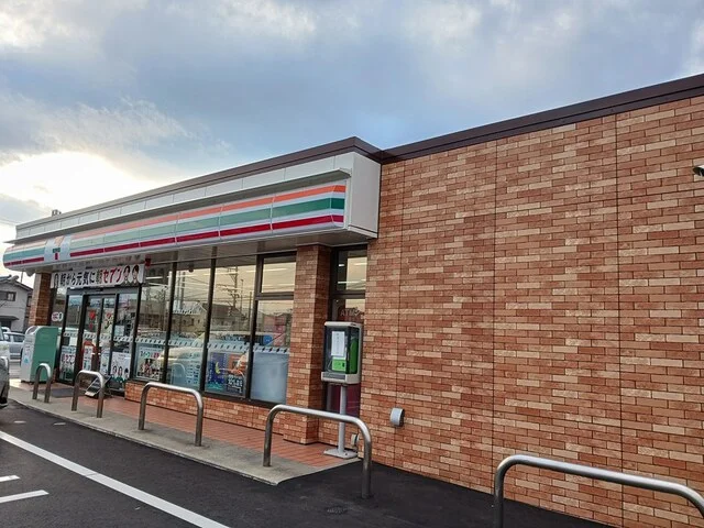 セブンイレブン上新栄町店まで193m