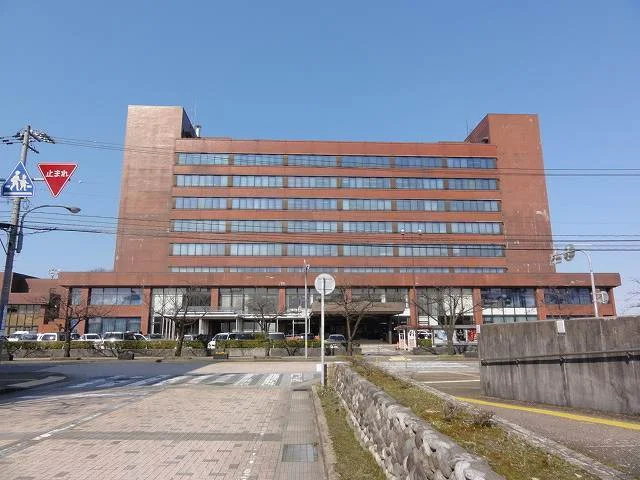高岡市役所まで1000m