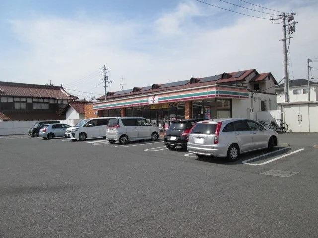 セブンイレブンまで1100m
